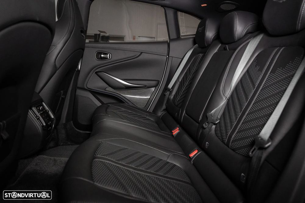 Aston Martin DBX 707 - 26