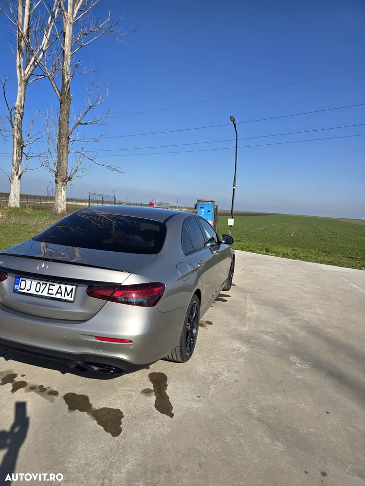 Mercedes-Benz E - 12