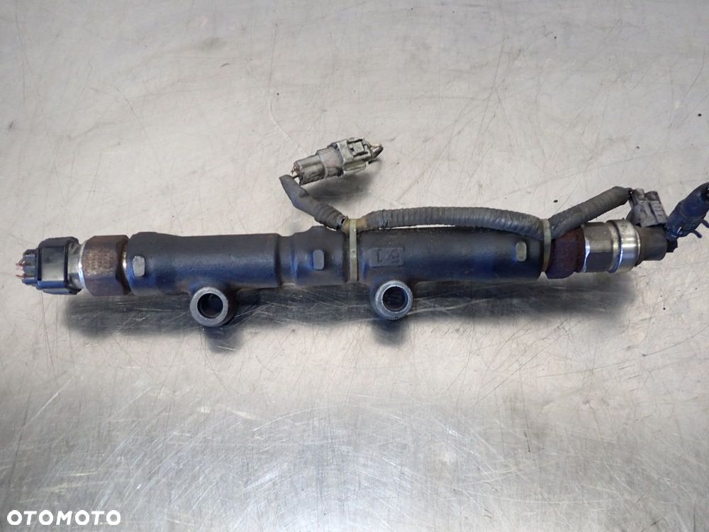 LISTWA WTRYSKOWA TOYOTA COROLLA E12 2.0 - 5