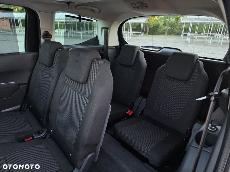 Peugeot 5008 1.6 HDi Family 7os - 18