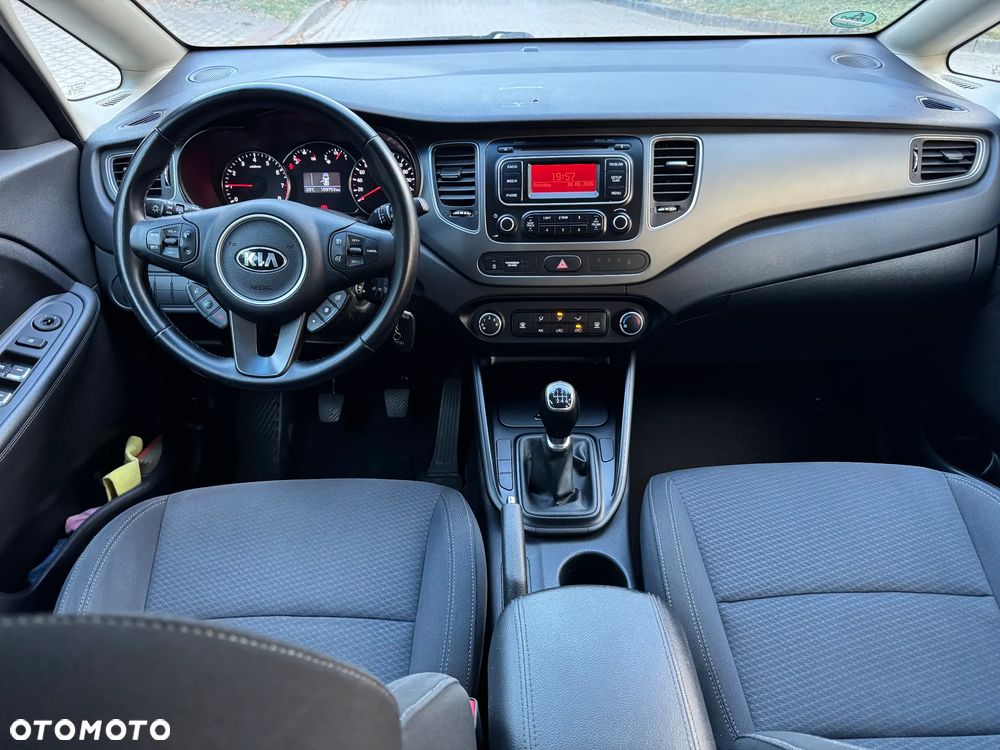 Kia Carens 1.6 GDI Attract - 13