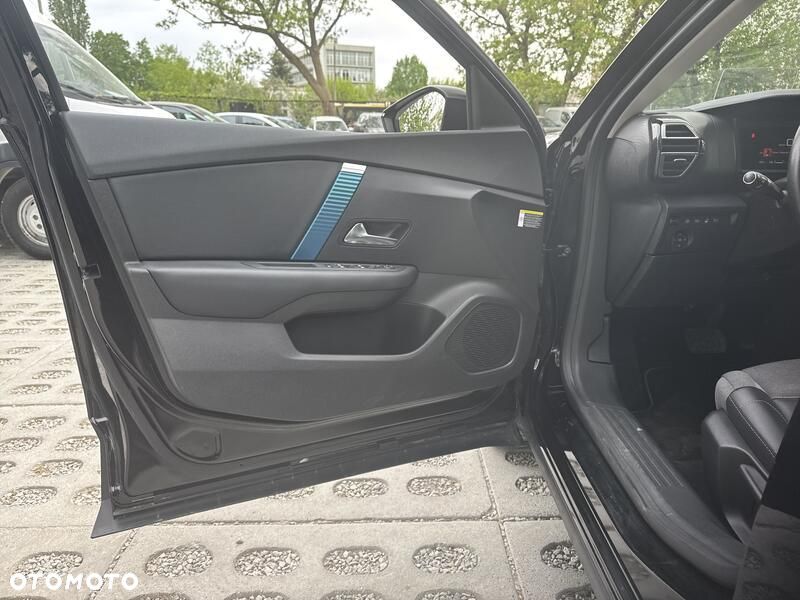 Citroën C4 EV136 50kWh Shine - 13