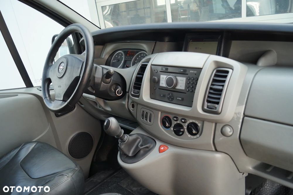 Opel Vivaro - 24