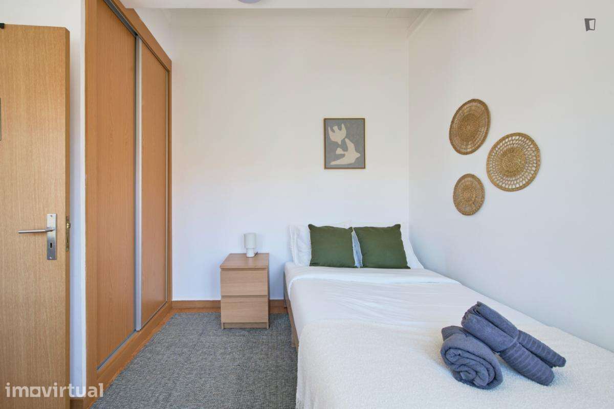Quarto - localizado em Alameda Lisbon - Grande imagem: 3/43