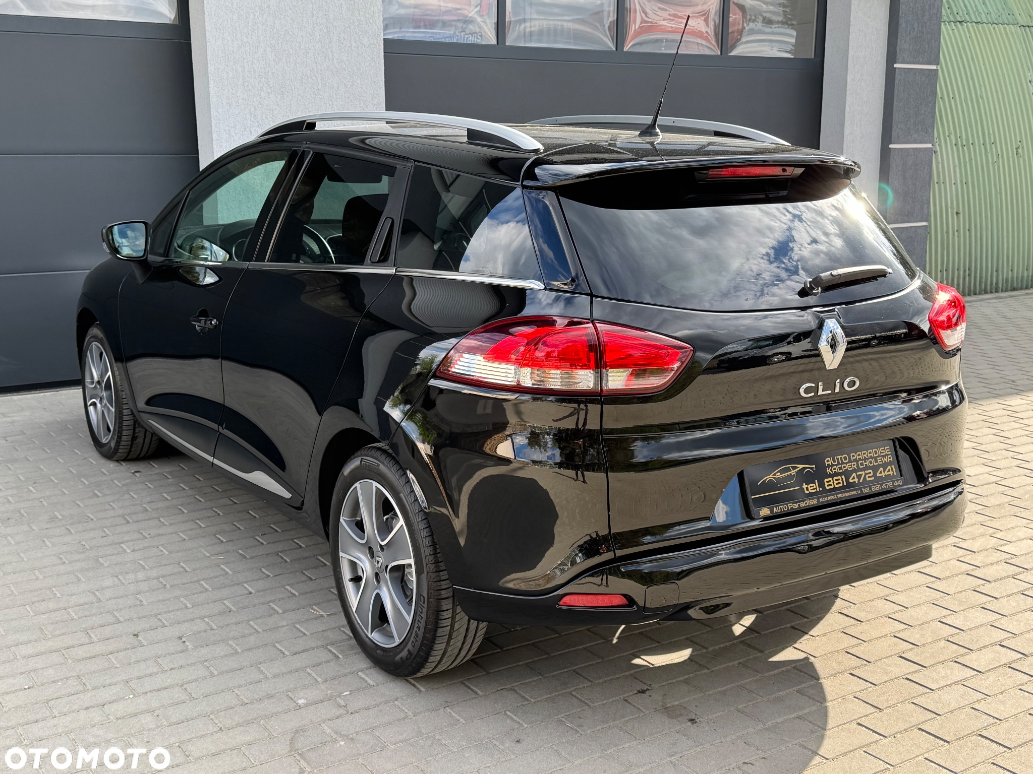 Renault Clio 1.2 16V 75 LIMITED - 10