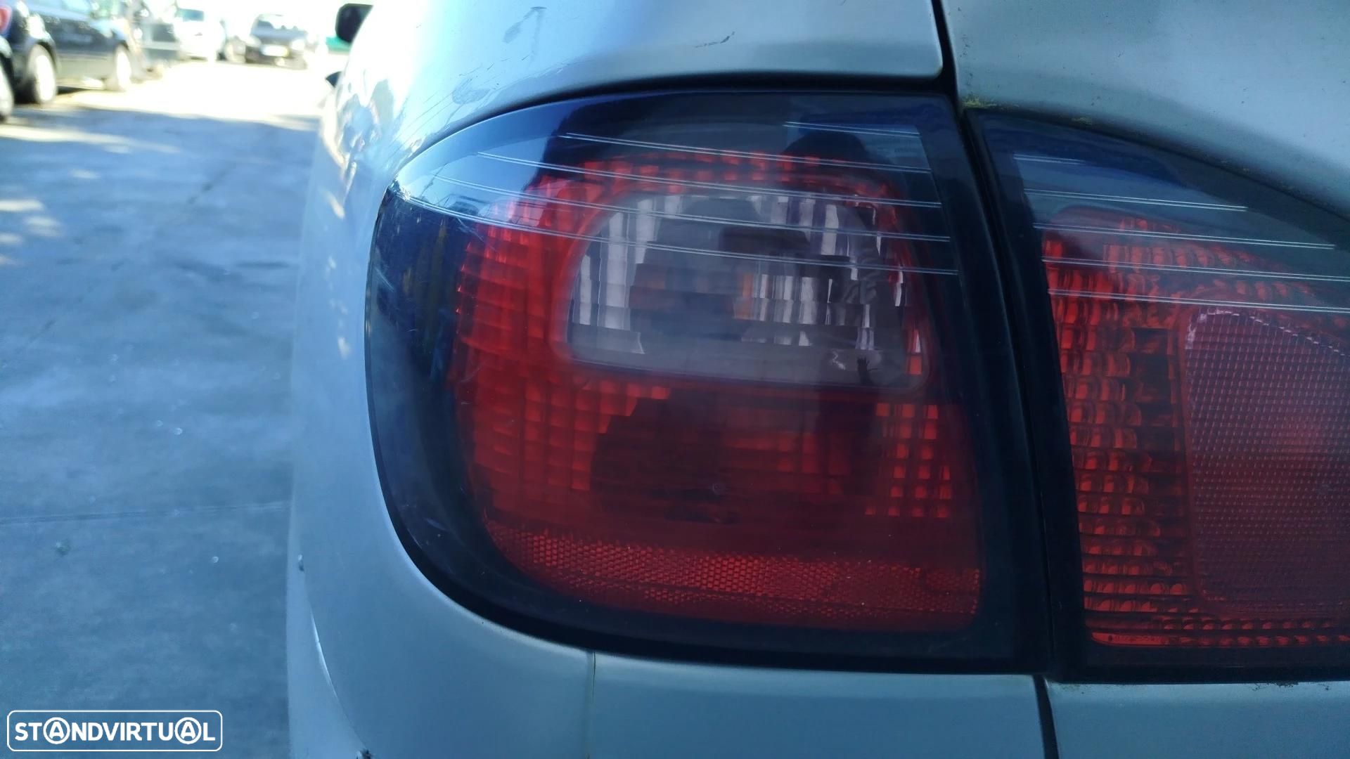 Farolim esquerdo NISSAN Primera Hatchback (P11) - 1