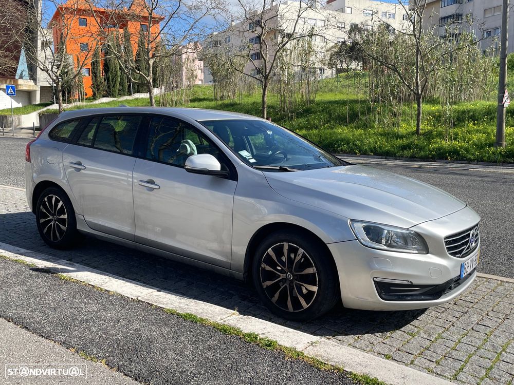 Volvo V60 D4 Geartronic Momentum - 2