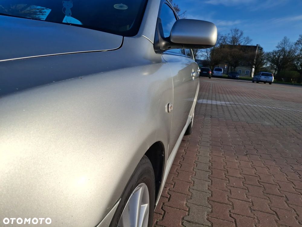 Toyota Avensis 1.8 VVT-i Sol - 15