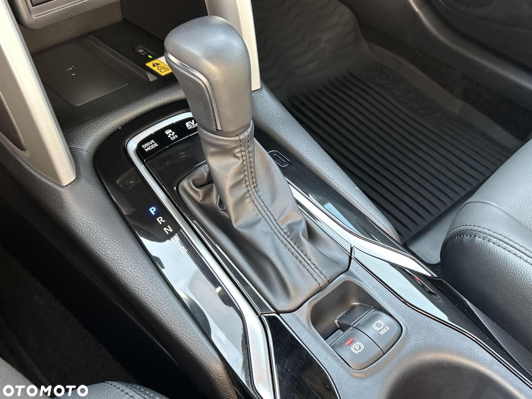 Toyota Corolla Cross - 24