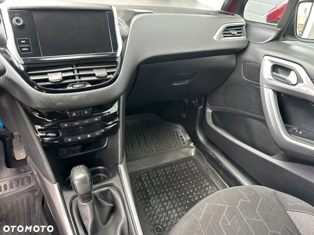 Peugeot 2008 1.2 Pure Tech Active - 29