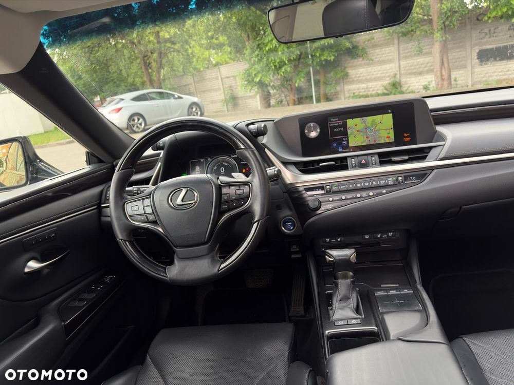 Lexus ES 300h Prestige - 16