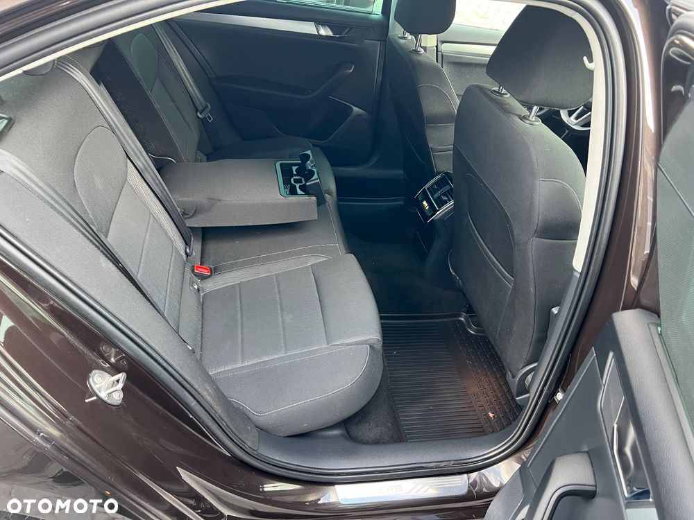 Skoda Superb 1.6 TDI GreenLine - 22