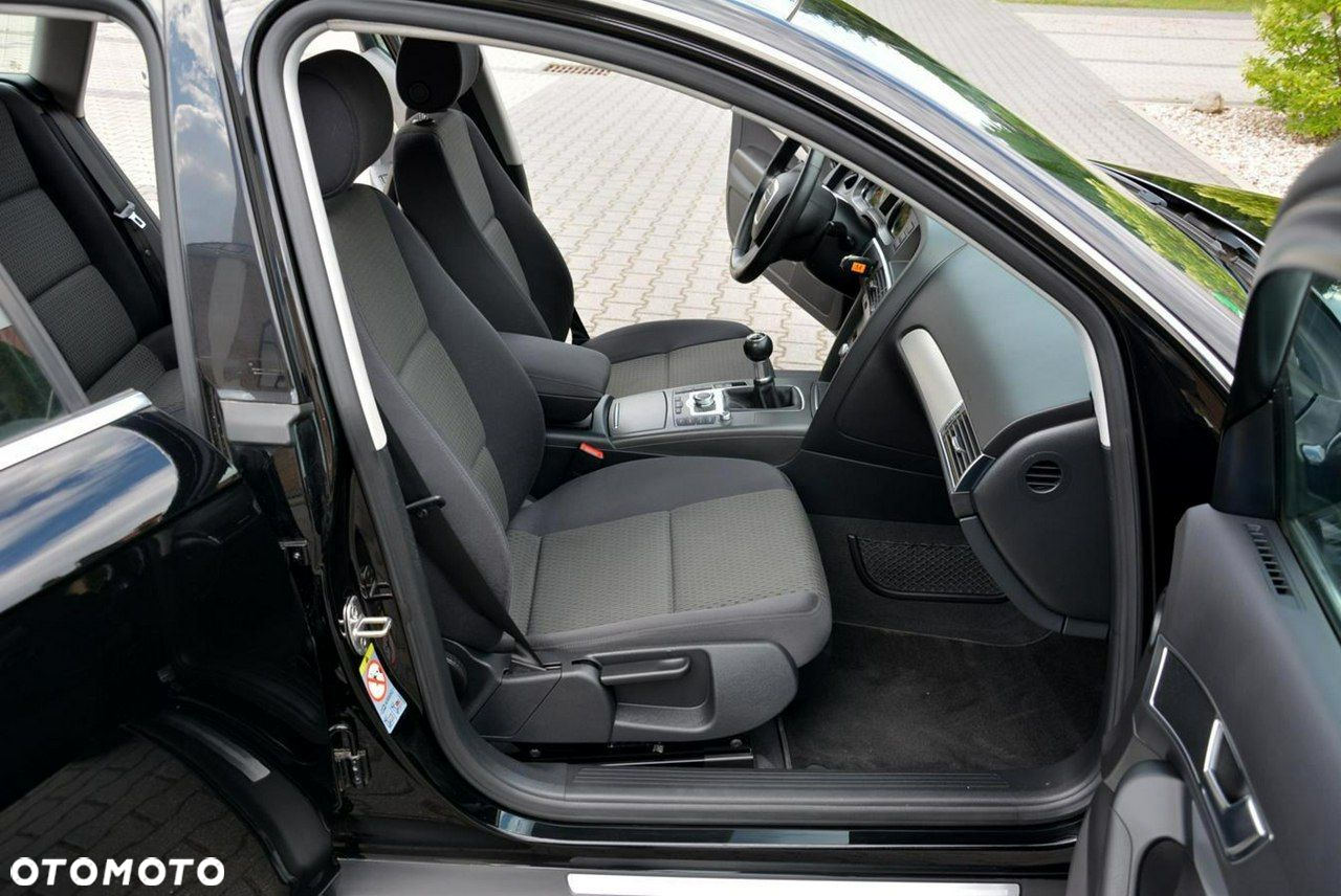 Audi A6 Avant 2.4 - 17