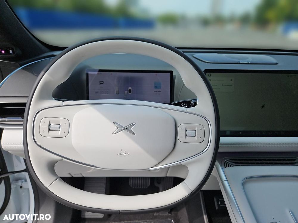 Xpeng G9 - 11