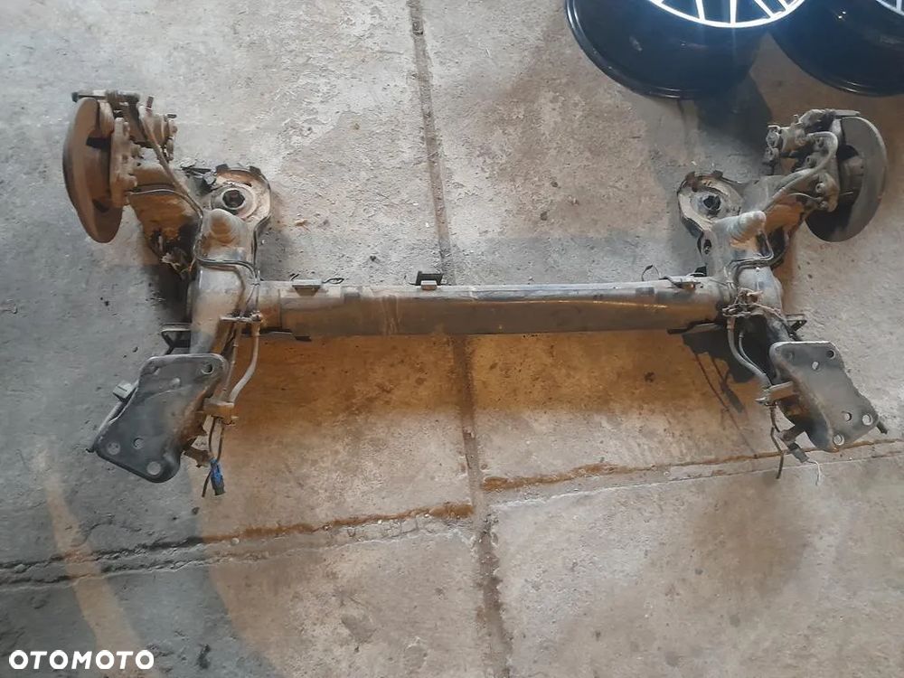 Belka tylna oś Citroen c3 Picasso - 2