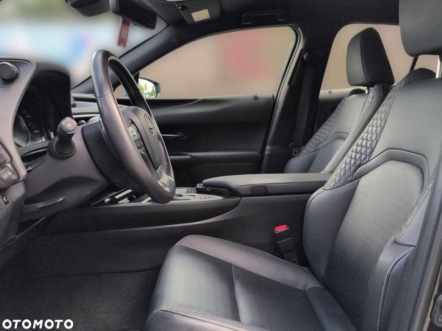 Lexus UX - 15