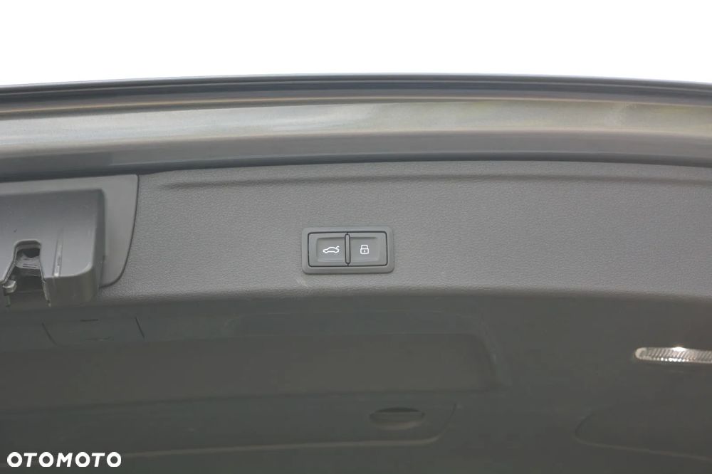Audi A4 Avant 2.0 TDI DPF S line Sportpaket - 17