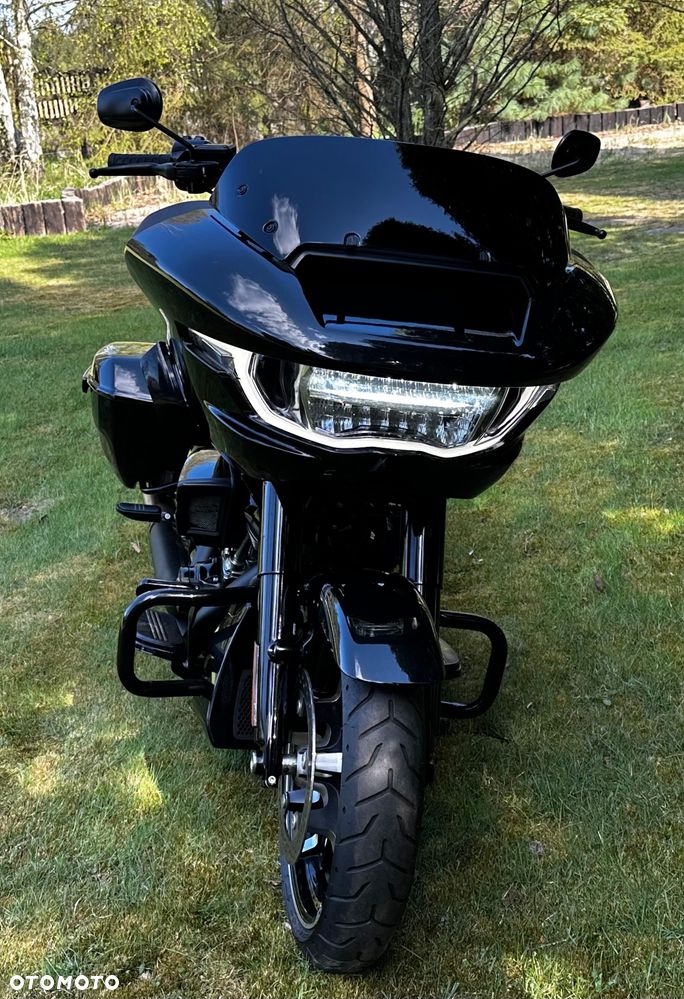 Harley-Davidson Touring Road Glide - 2