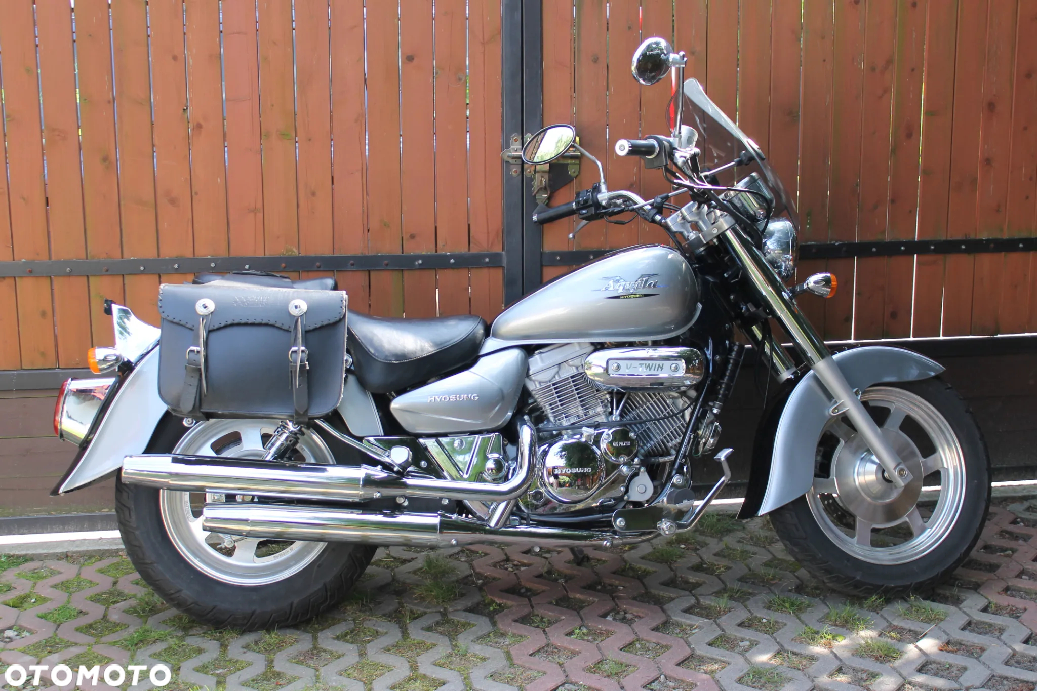 Hyosung GV - 12