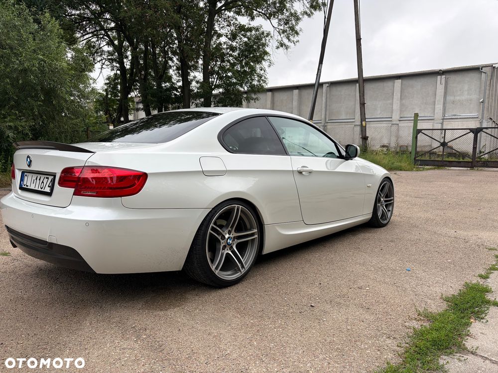 BMW Seria 3 325i - 6