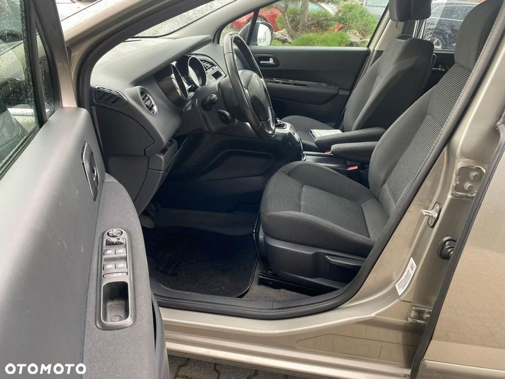 Peugeot 5008 - 10