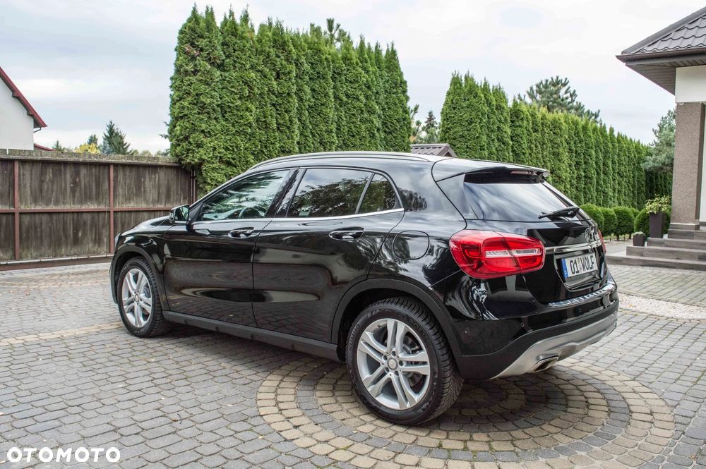 Mercedes-Benz GLA 180 UrbanStyle Edition - 6