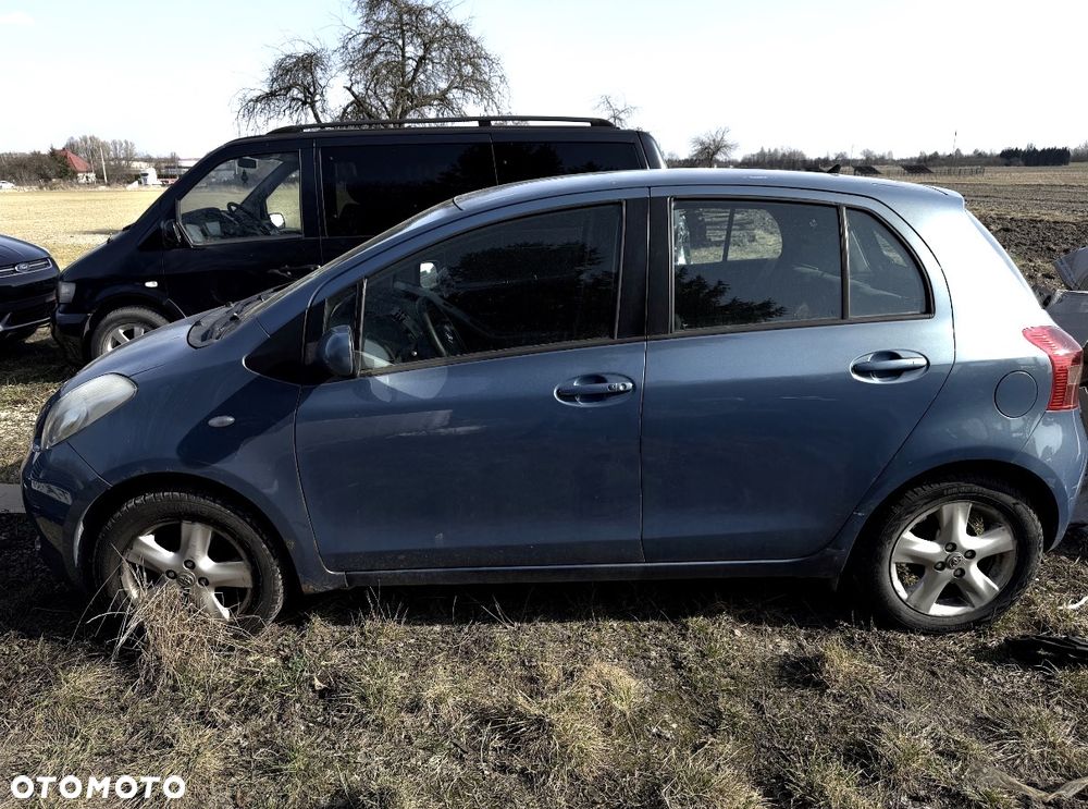 Toyota Yaris 1.3 Sol MM - 3