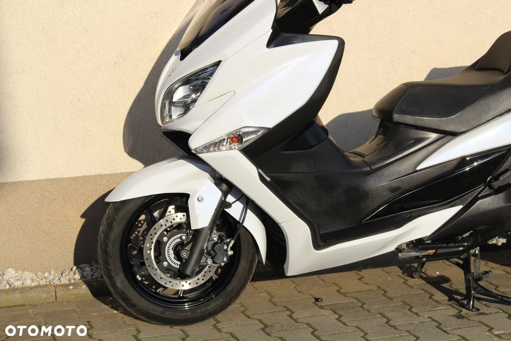Suzuki Burgman - 21