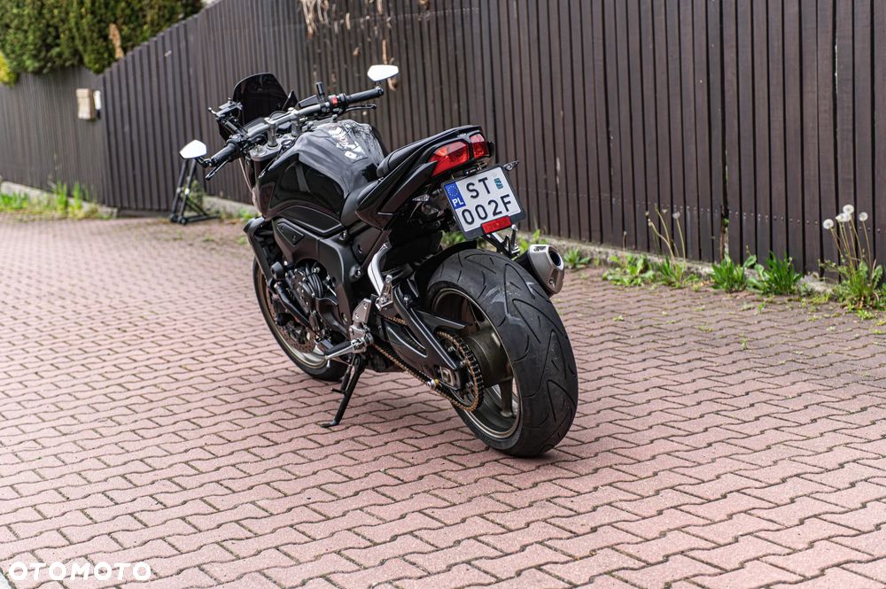 Yamaha FZ - 19