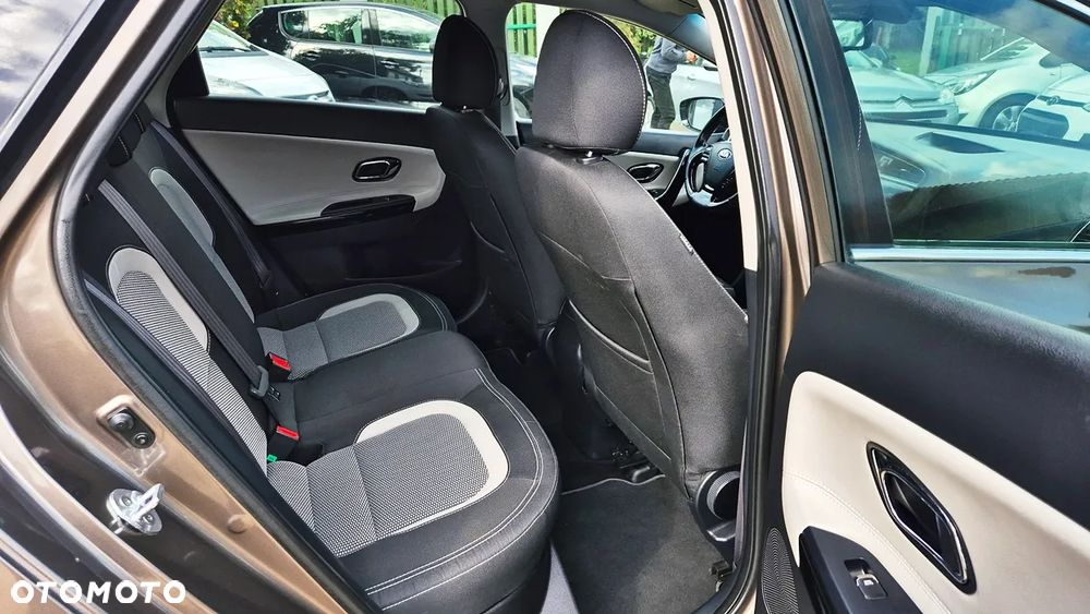 Kia Ceed 1.6 GDI ISG SW Platinum Edition - 34