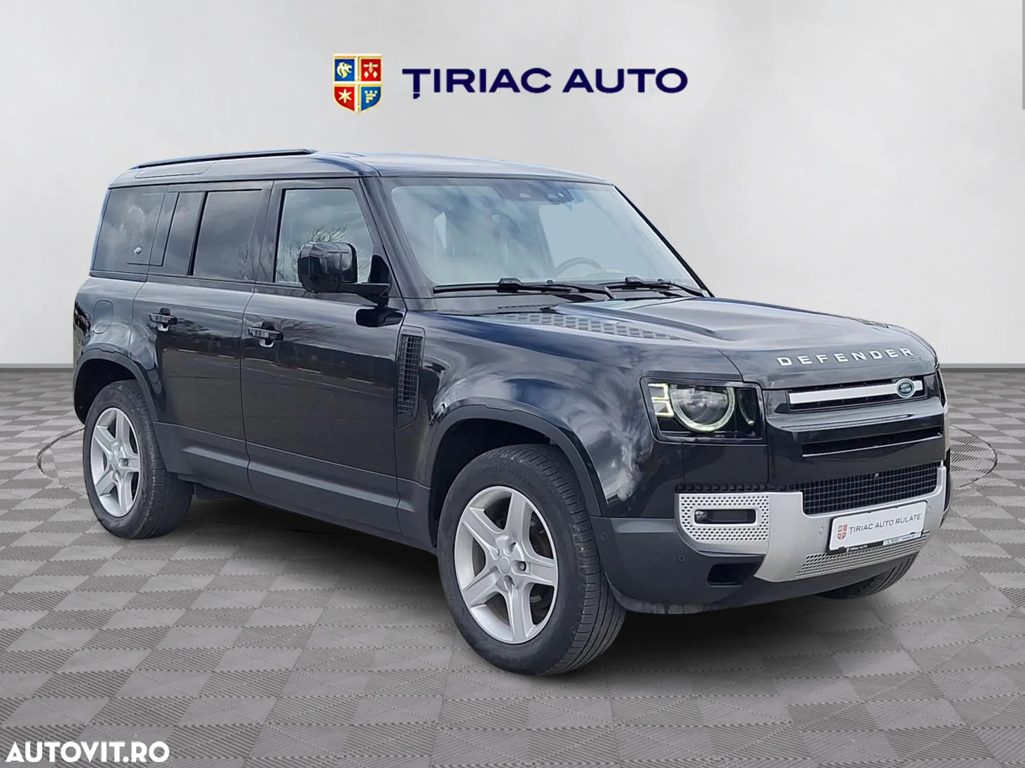 Land Rover Defender - 8
