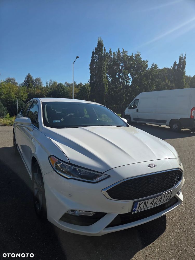 Ford Fusion - 2