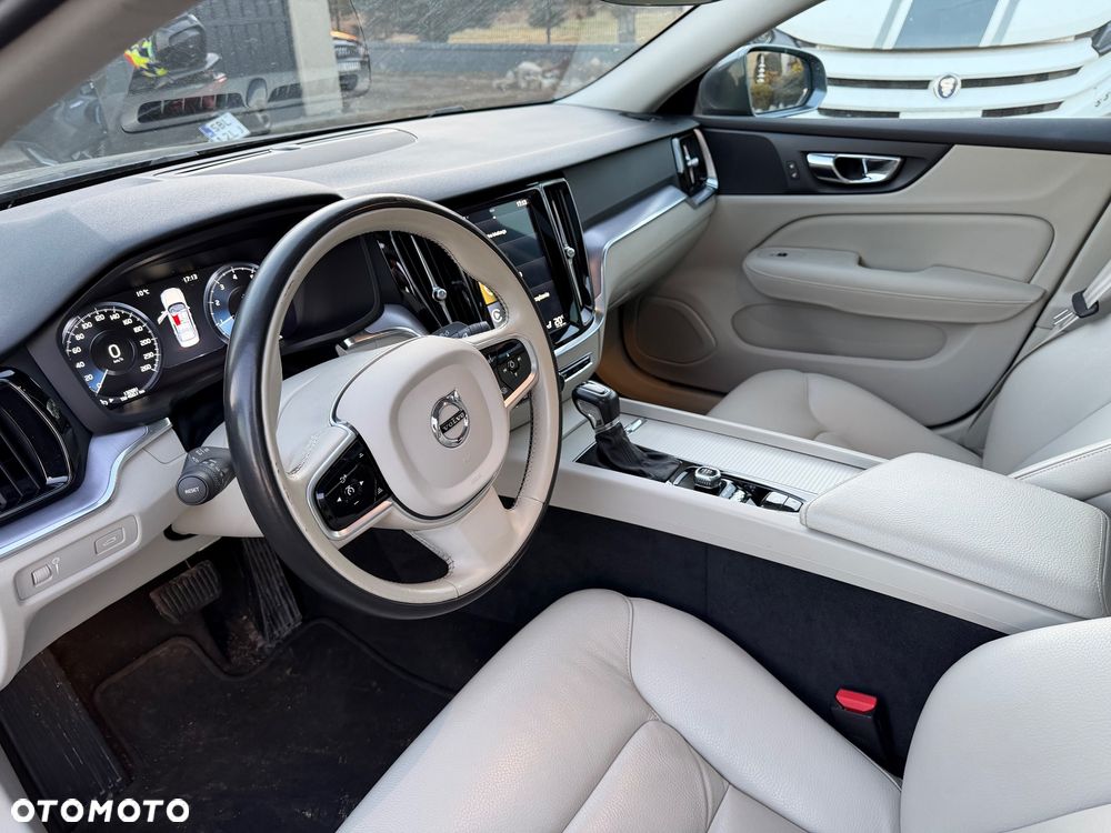 Volvo S60 T5 Momentum Pro - 7