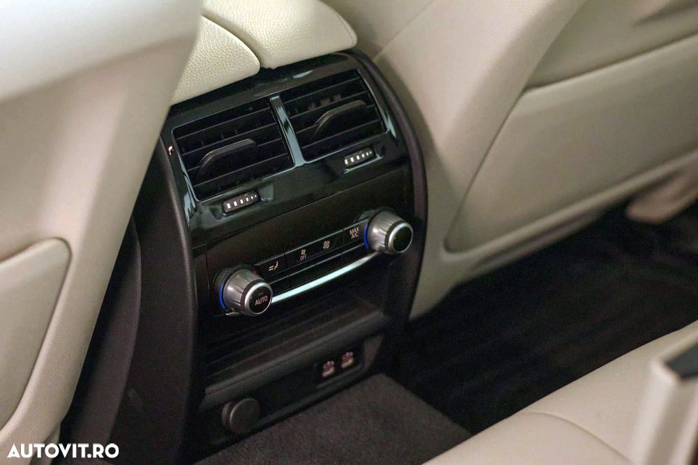 BMW Seria 5 530e Aut. Luxury Line - 11