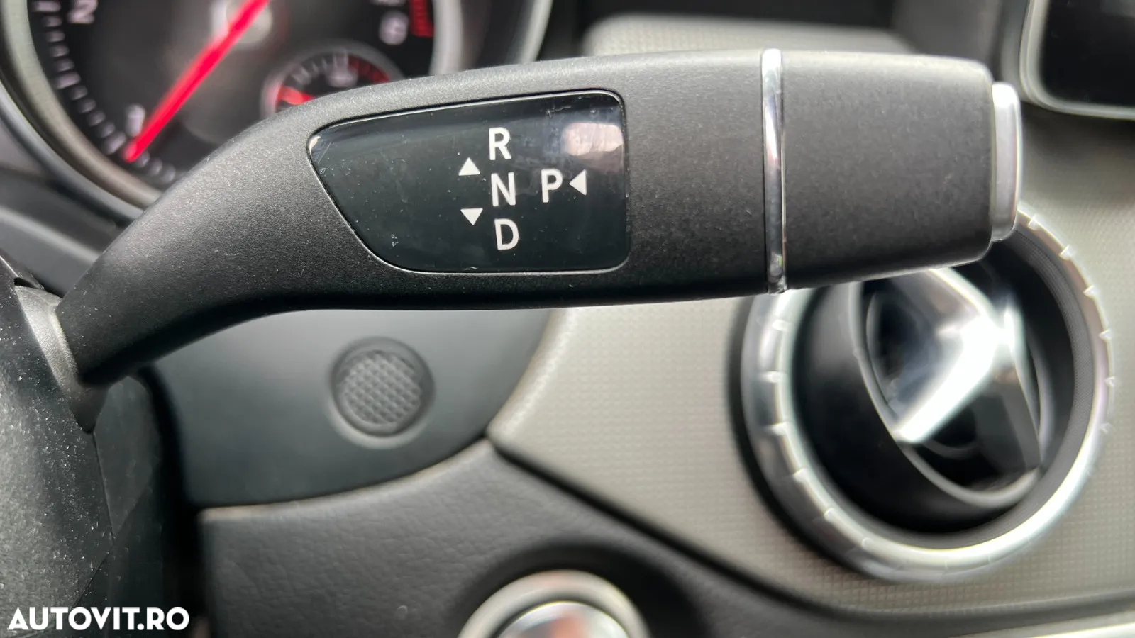 Mercedes-Benz CLA Shooting Brake 180 d 7G-DCT Peak Edition - 6