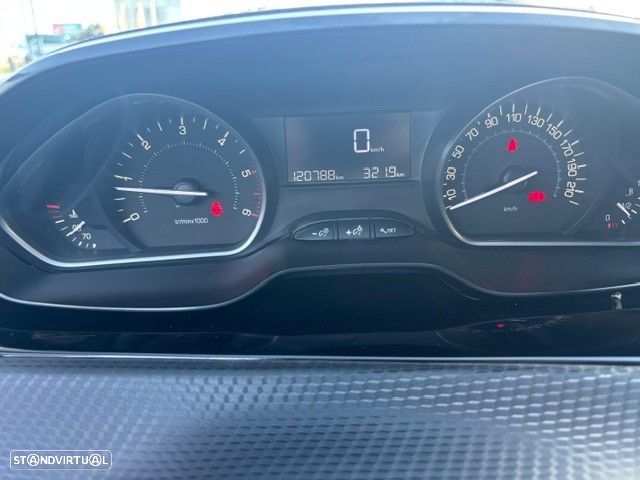 Peugeot 2008 1.6 BlueHDi Style - 3