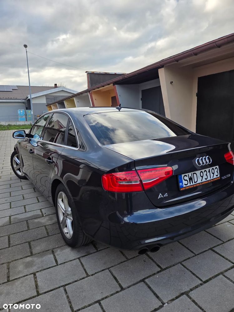 Audi A4 - 4