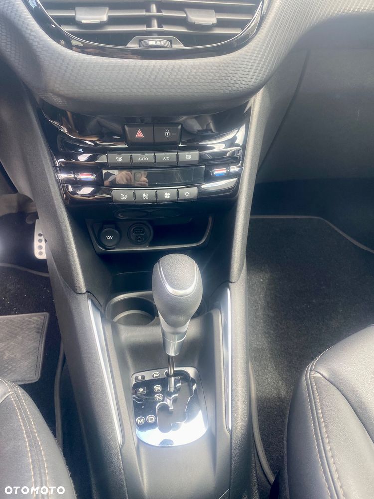 Peugeot 208 PureTech 110 Stop & Start EAT6 Allure - 18