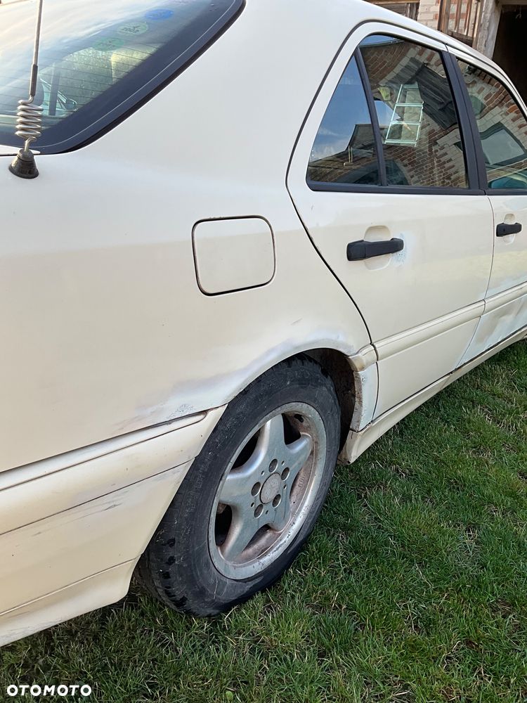 Mercedes-Benz Klasa C 220 T D Classic - 11
