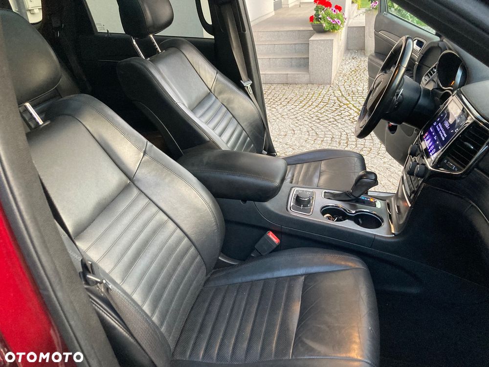 Jeep Grand Cherokee - 30