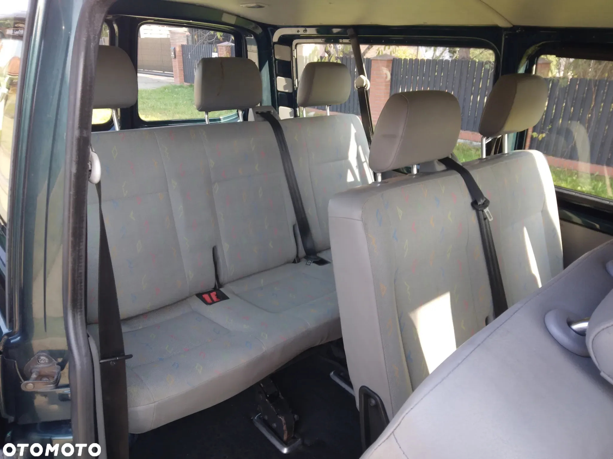 Volkswagen Caravelle - 7