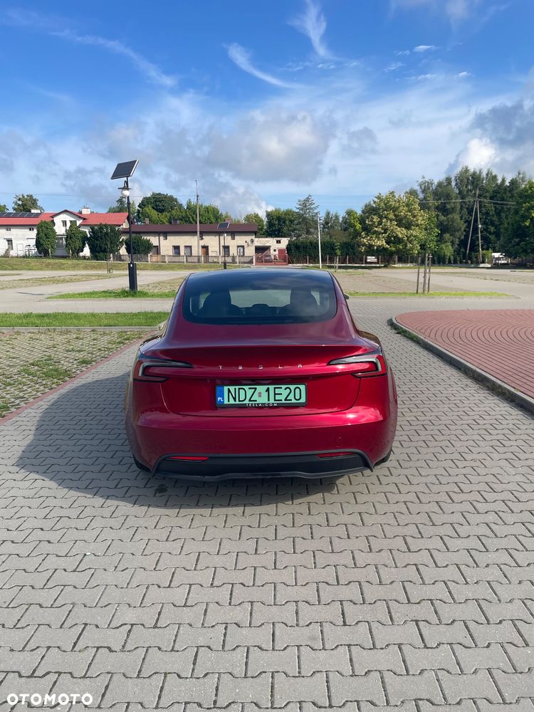 Tesla Model 3 - 8