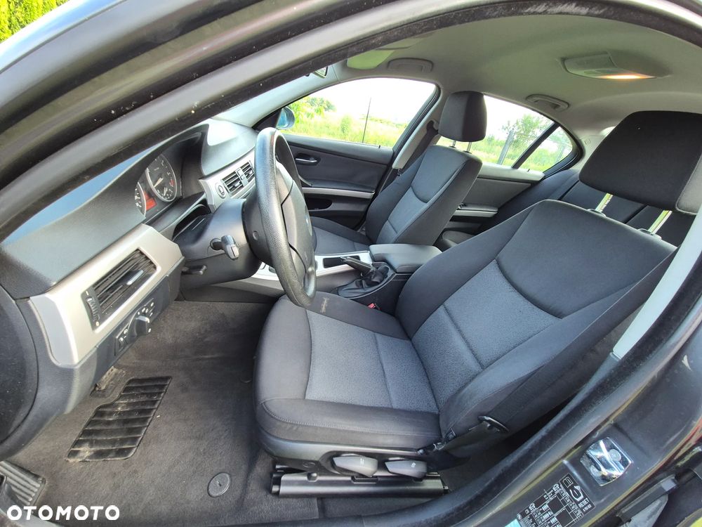 BMW Seria 3 318i - 7