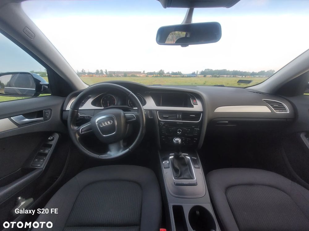 Audi A4 Avant 2.0 TDI DPF Ambiente - 9