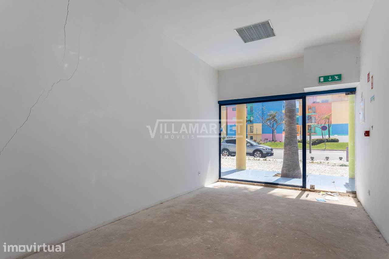 Loja com 23 m2 inserida na Galeria do complexo turístico de 4 estrelas - Grande imagem: 4/41