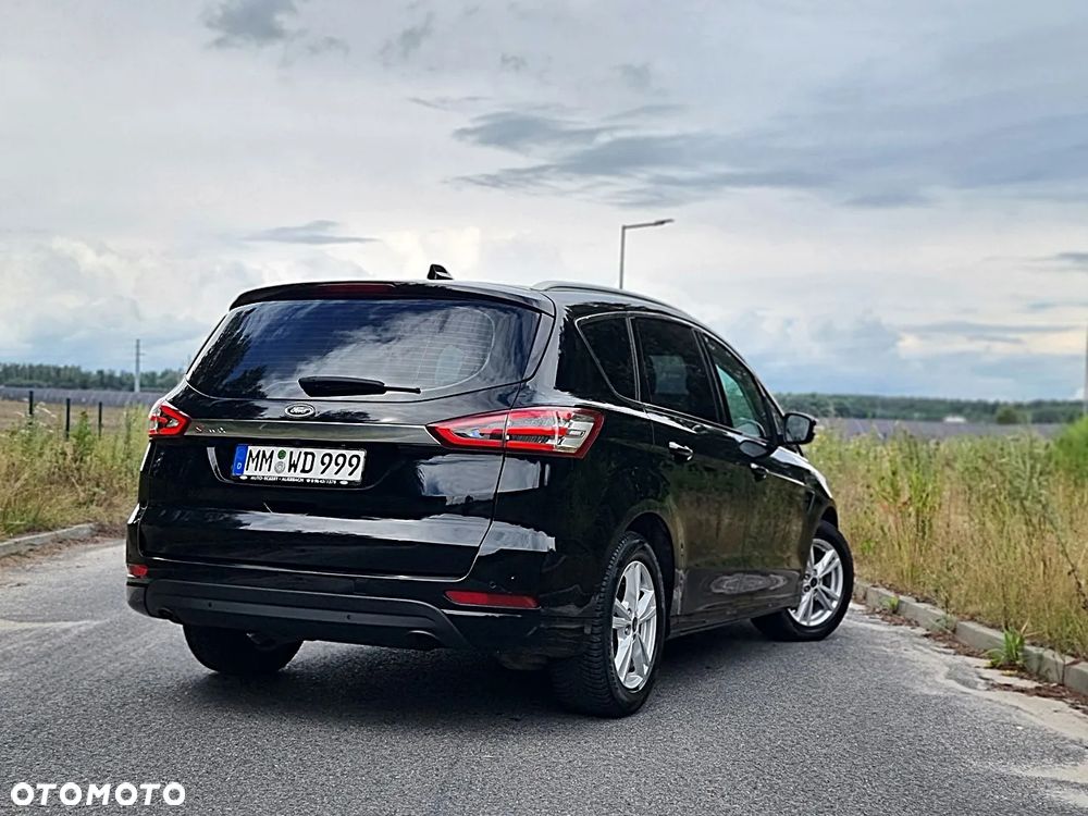 Ford S-Max - 12