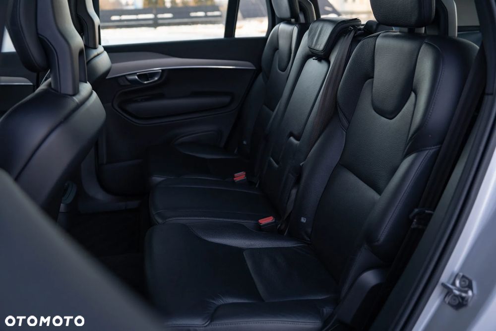 Volvo XC 90 B5 D AWD Geartronic Momentum - 25