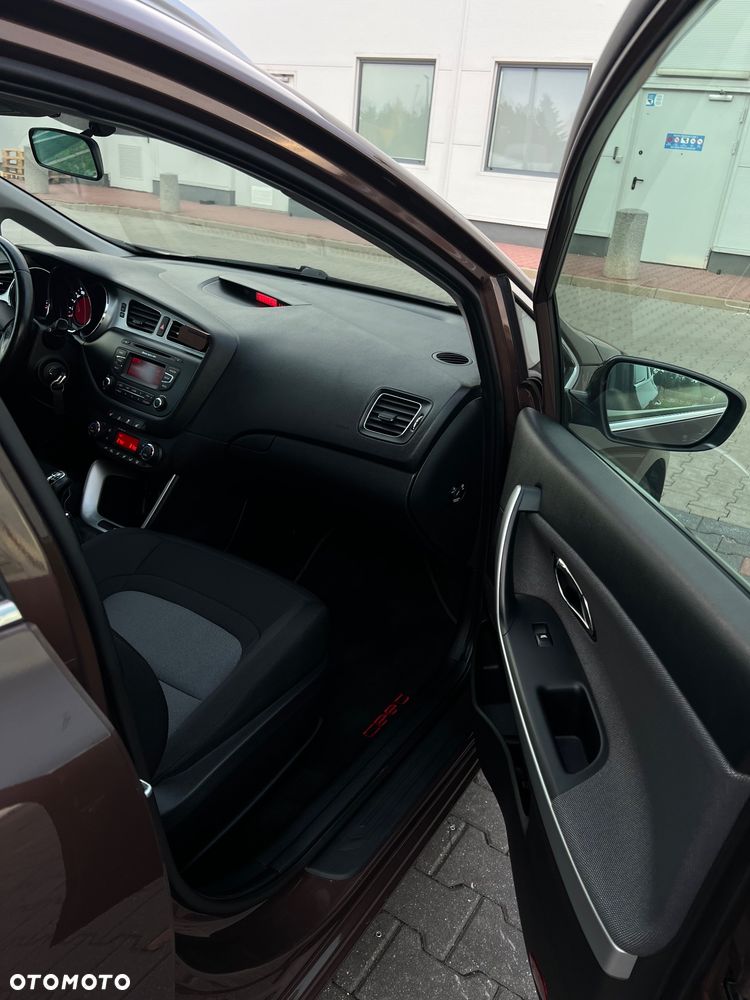Kia Ceed - 11