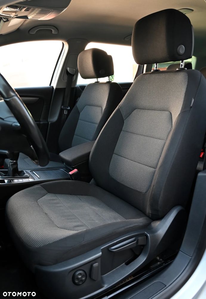 Volkswagen Passat - 26