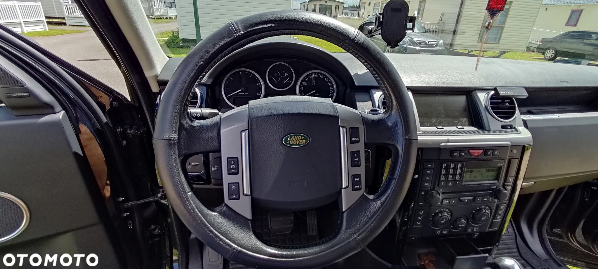 Land Rover Discovery IV 2.7D V6 HSE - 29